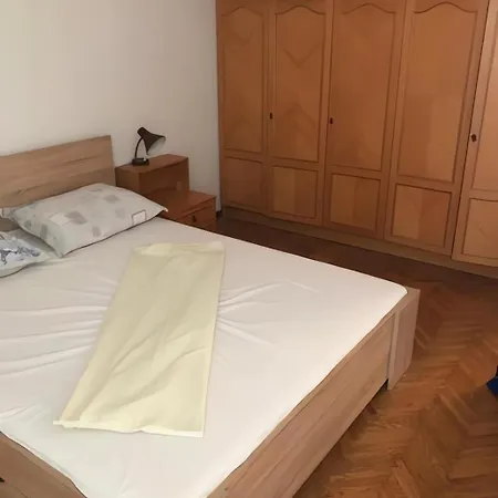 Apartment Spacious 2-bedroom *