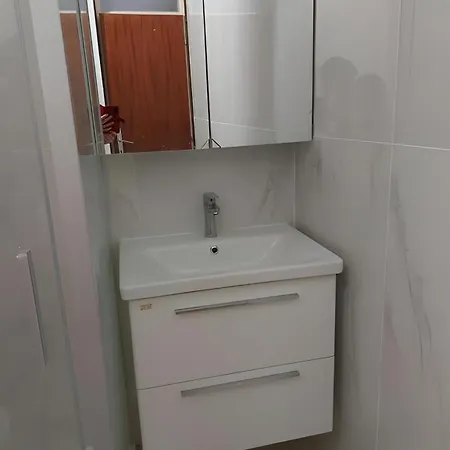 Spacious 2-bedroom *