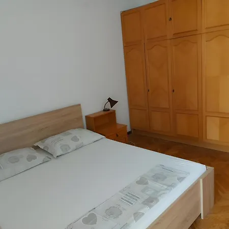 Spacious 2-bedroom 스플리트